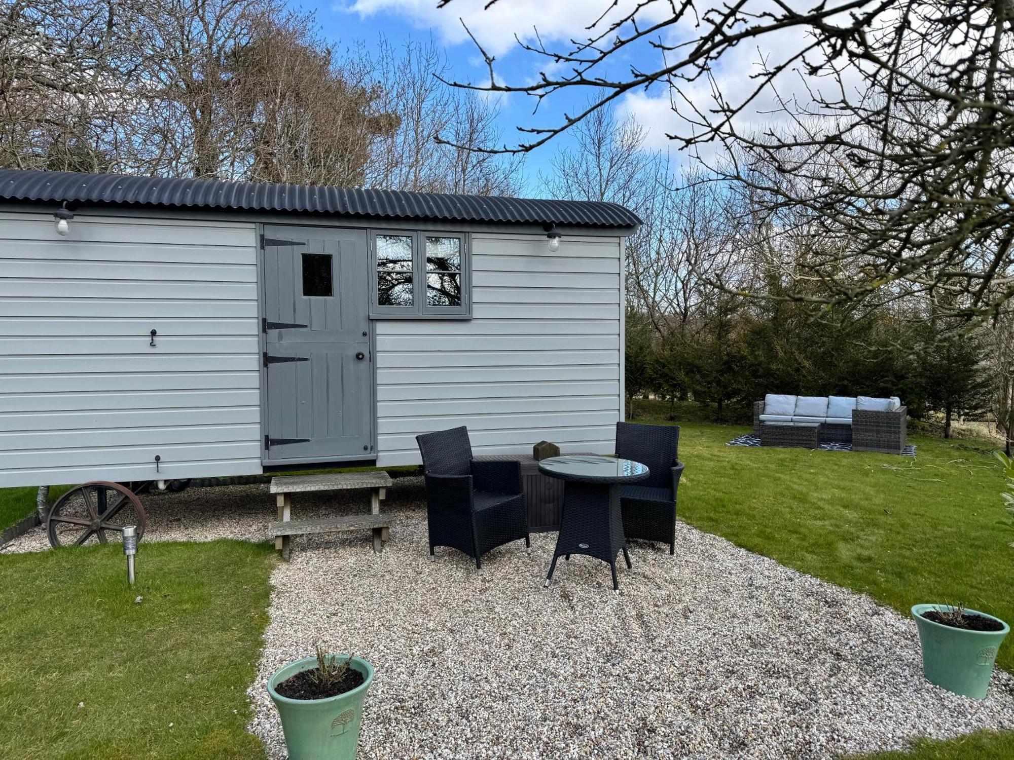 Greatwood Shepherds Hut Battle Exterior foto